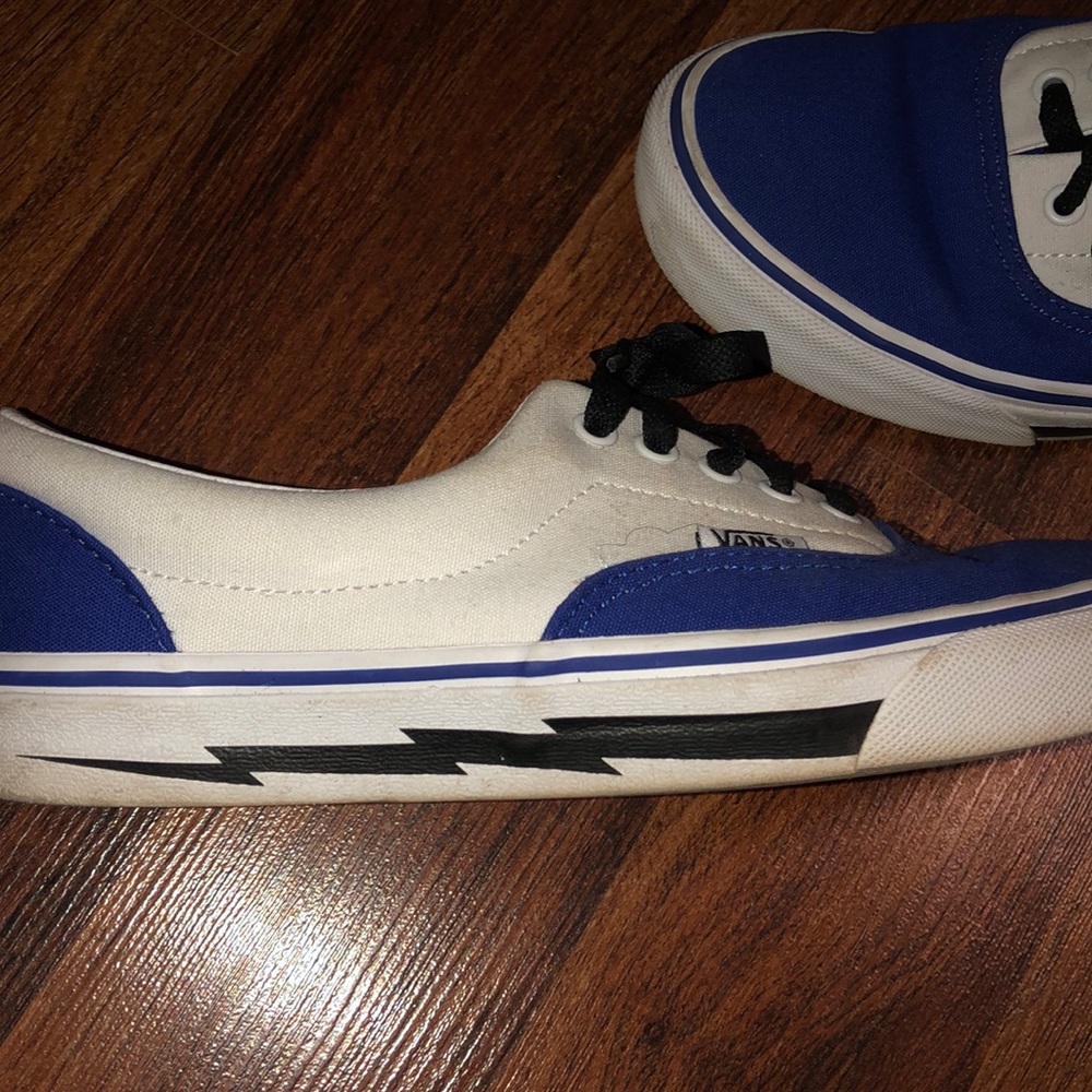 Custom Vans - Picture 2 of 3